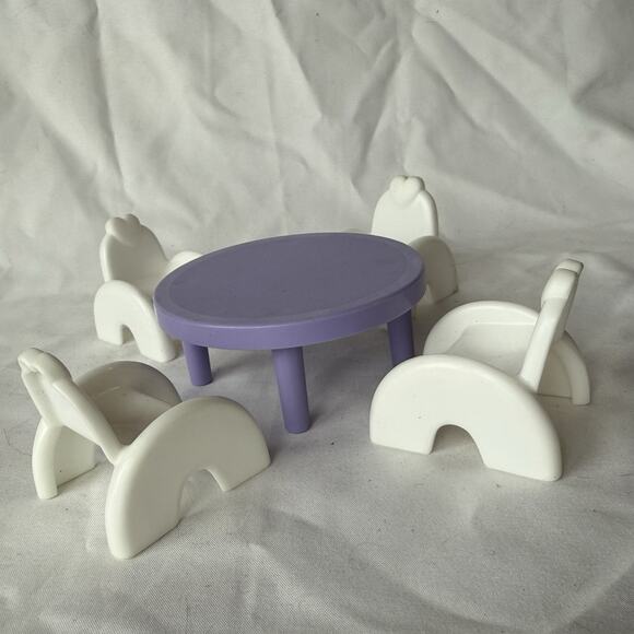 Barbie Kelly Club Table & 4 Chairs Set Purple White Dollhouse Furniture Mattel - Picture 1 of 5